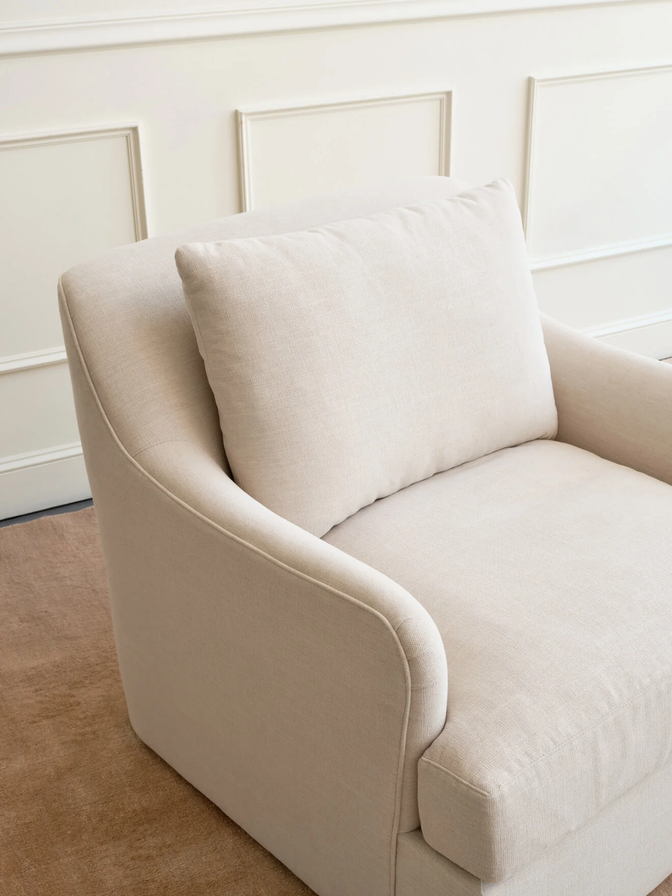 Kaydan Swivel Chair in Natural Latex - Image 3